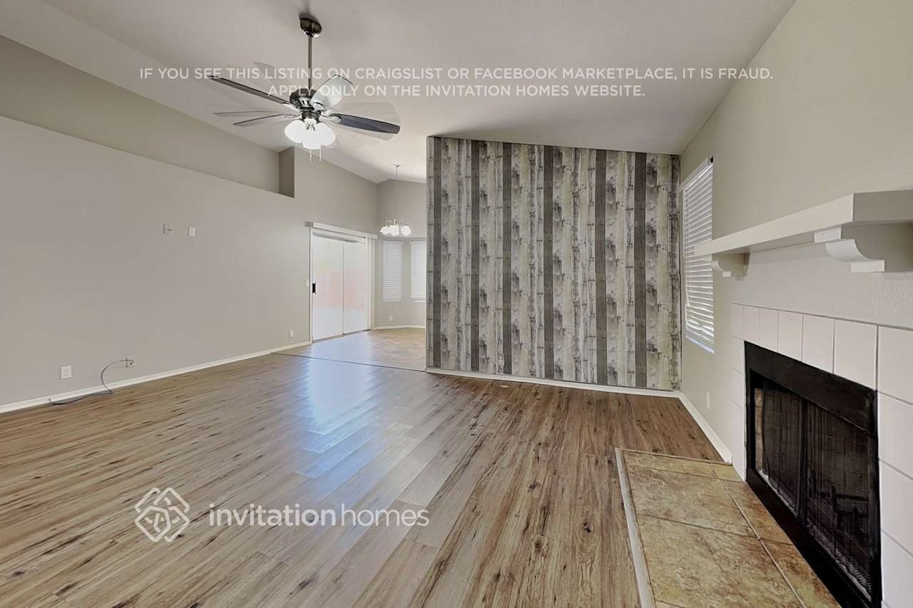 11007 N 59th Dr - Photo 3 of 18