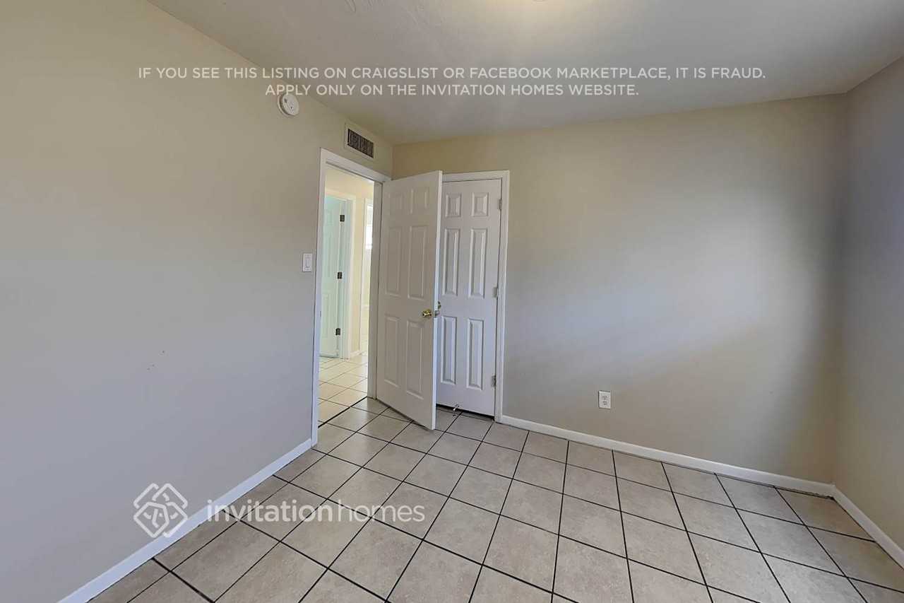 4422 S Park Dr - Photo 5 of 18