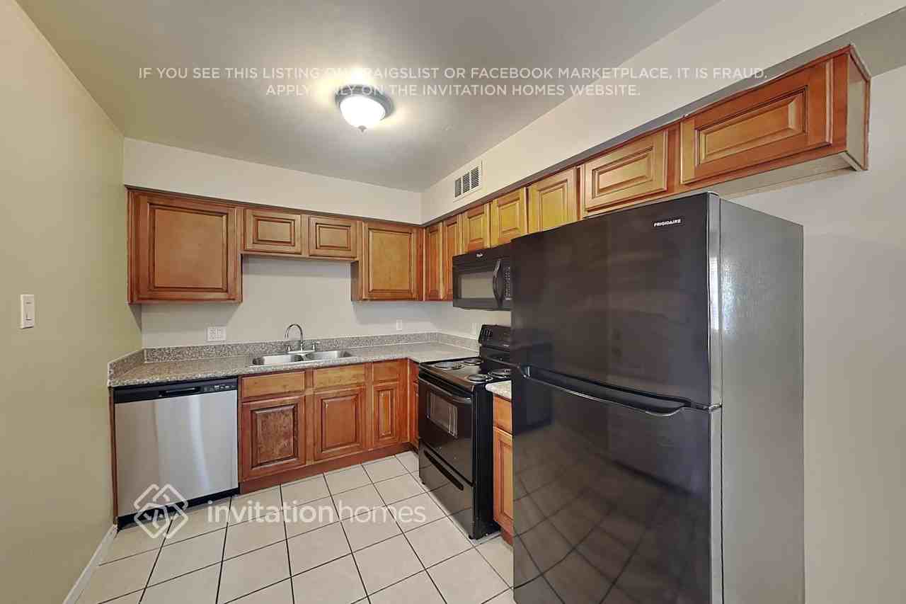 4422 S Park Dr - Photo 6 of 18