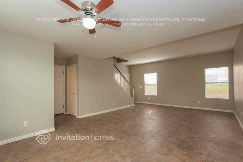 7630 W Cinnabar Ave - Photo 3 of 19