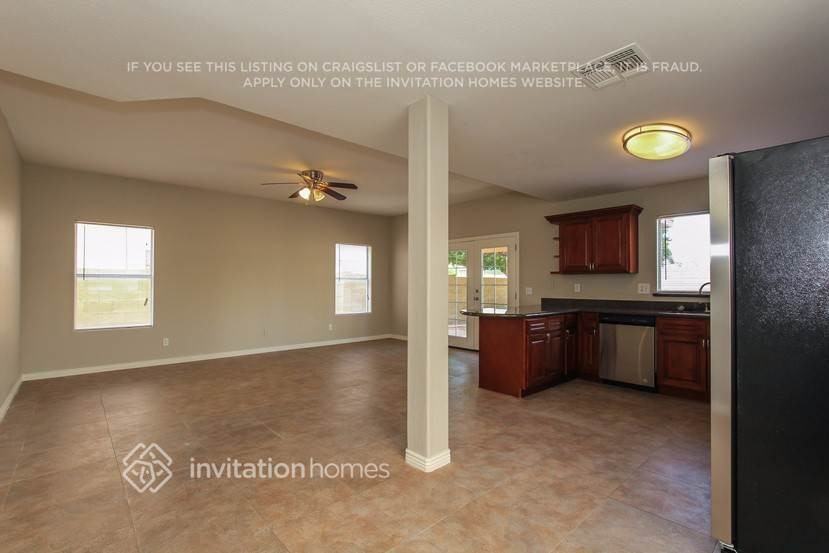 7630 W Cinnabar Ave - Photo 5 of 19