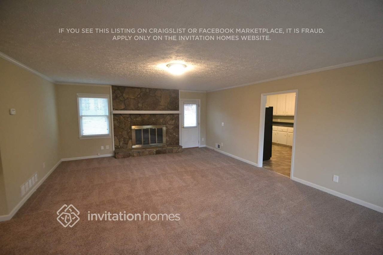 2887 Country Ln Nw - Photo 2 of 11