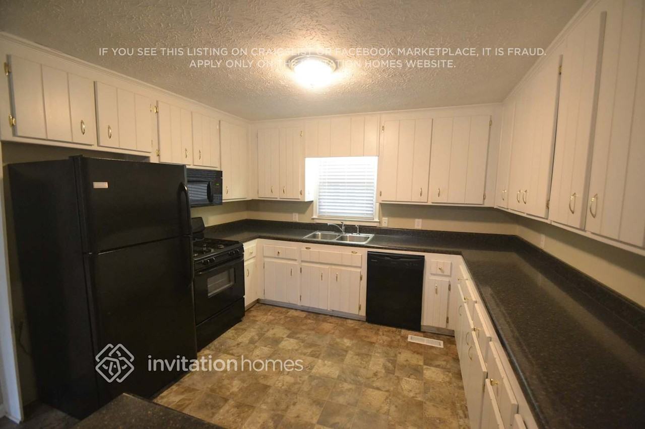 2887 Country Ln Nw - Photo 3 of 11