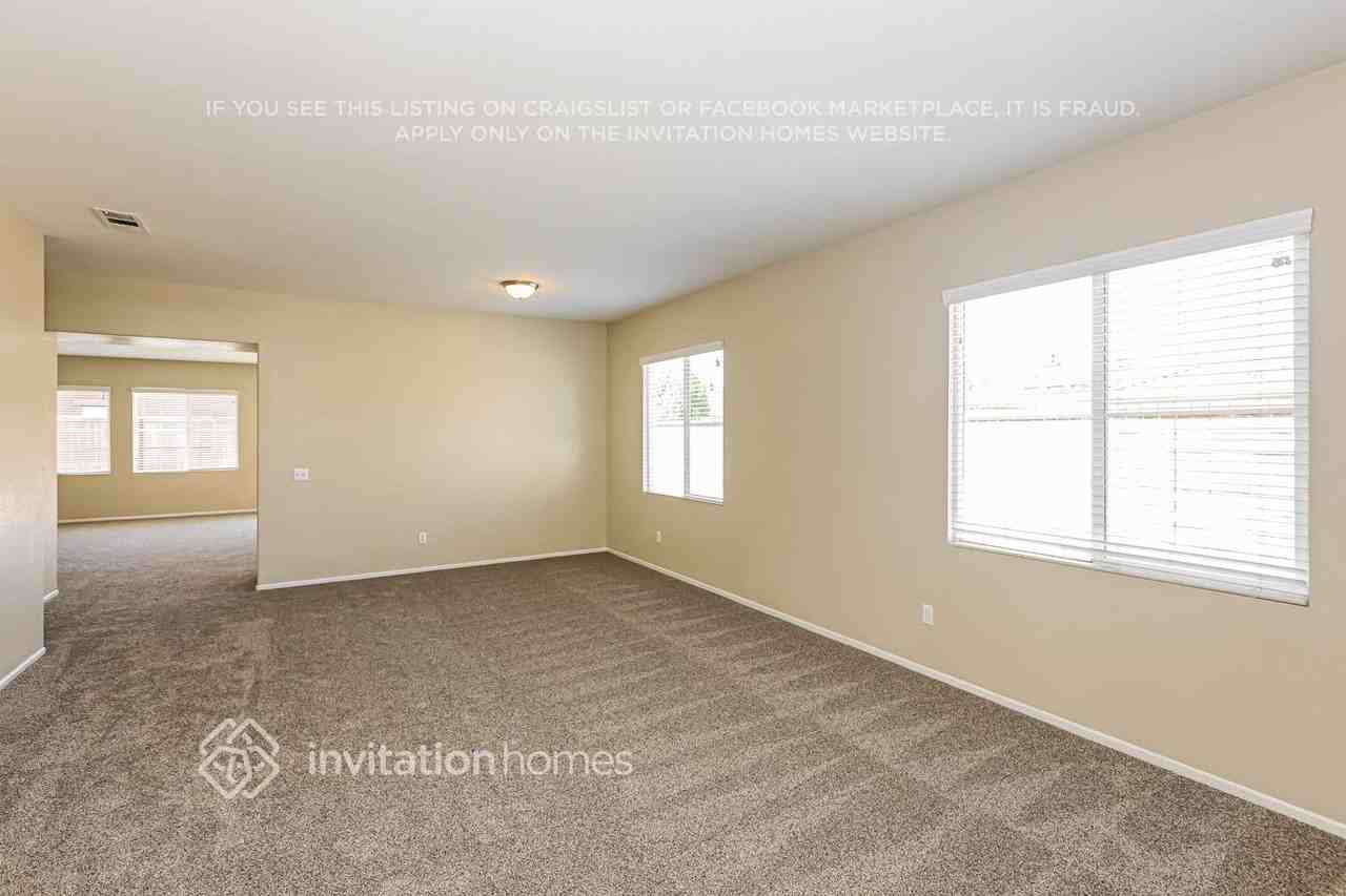 40503 Carly Ct - Photo 4 of 17