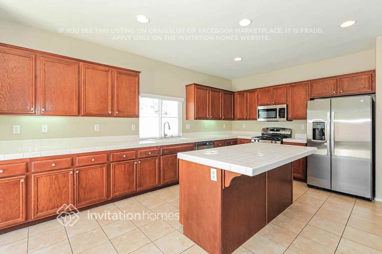 40503 Carly Ct - Photo 6 of 17
