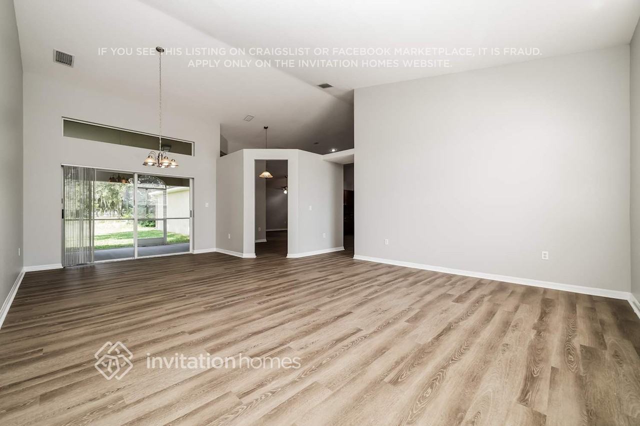 5547 Foxtail Ct - Photo 3 of 17