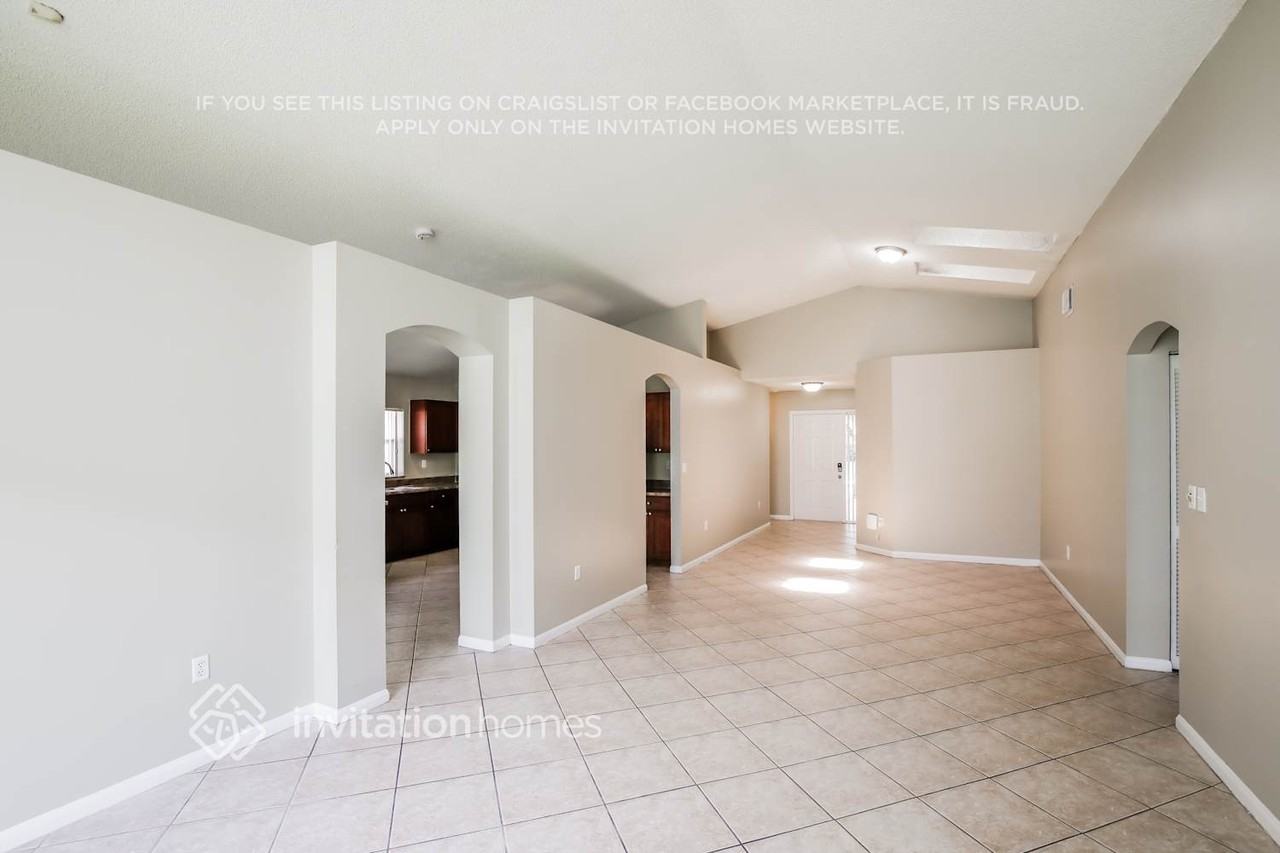 16594 Nw 7th St - Photo 3 of 17