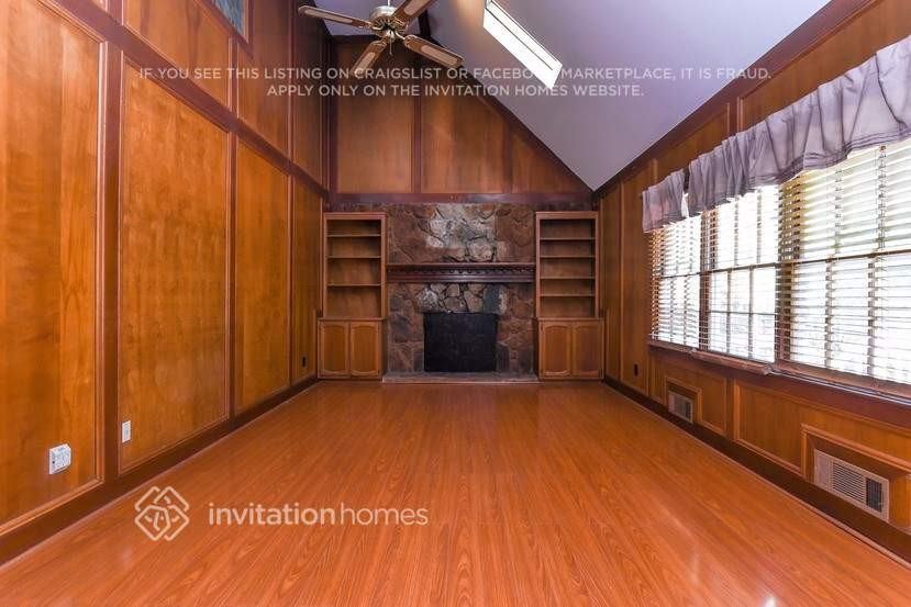 3610 Jasmine Cove Ln - Photo 3 of 15