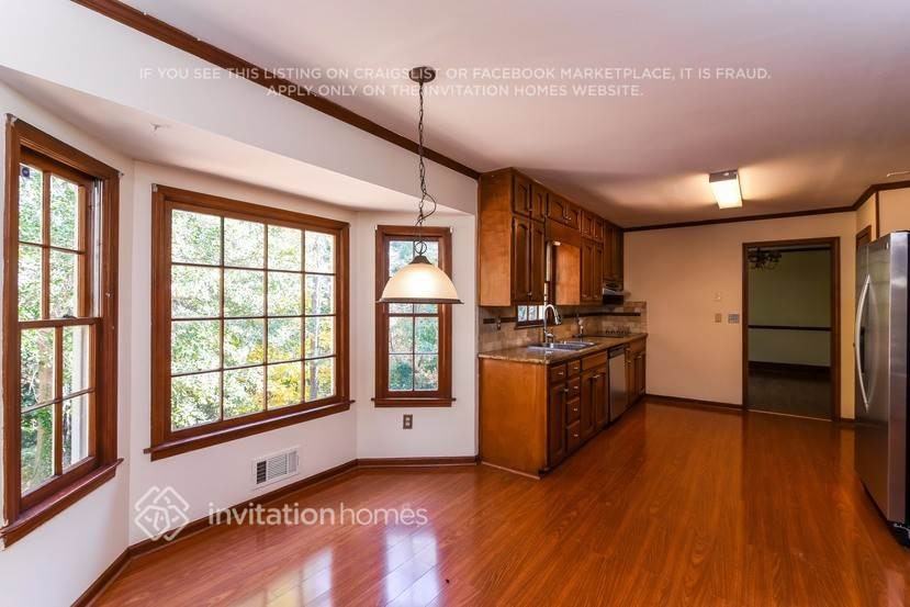3610 Jasmine Cove Ln - Photo 5 of 15
