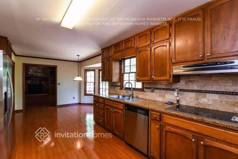 3610 Jasmine Cove Ln - Photo 6 of 15