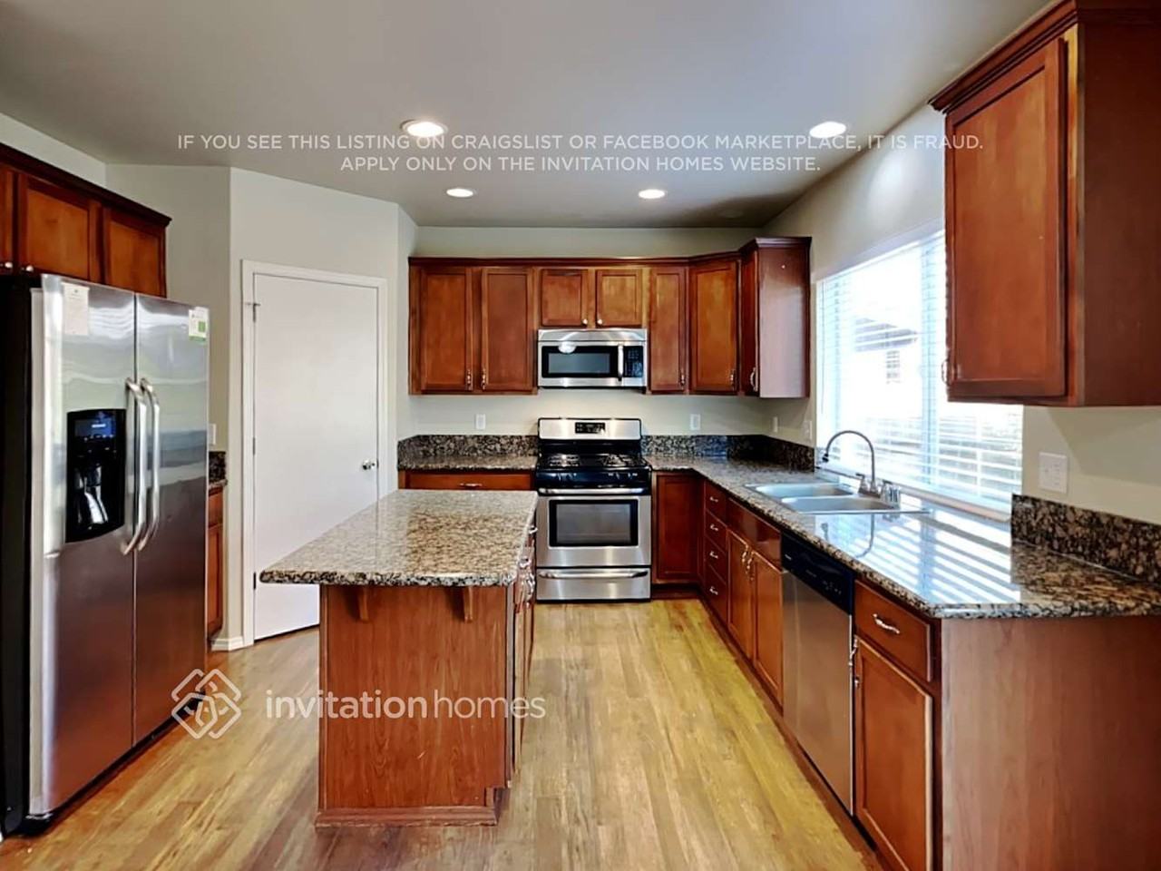 7703 198th St E - Photo 6 of 20
