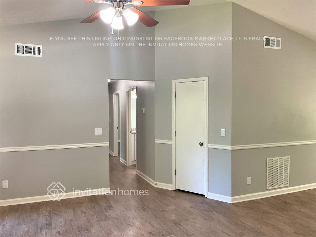 303 Park Sq - Photo 3 of 18