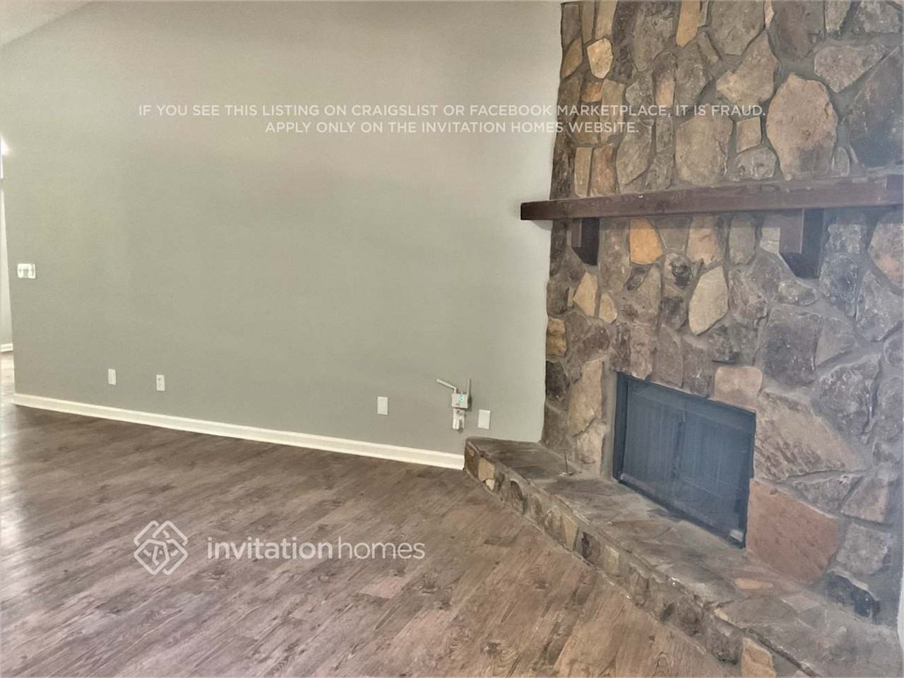 303 Park Sq - Photo 5 of 18