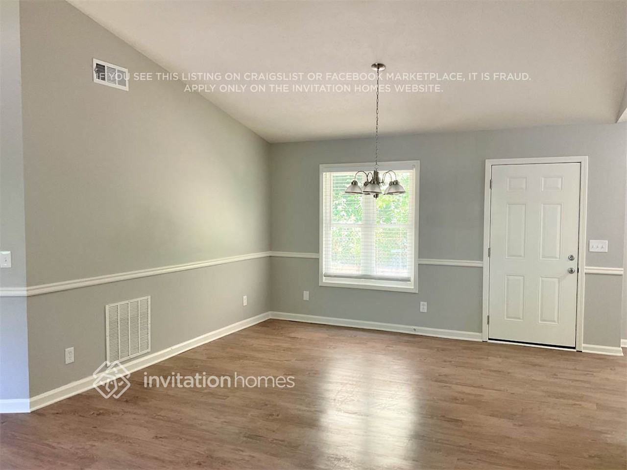 303 Park Sq - Photo 6 of 18