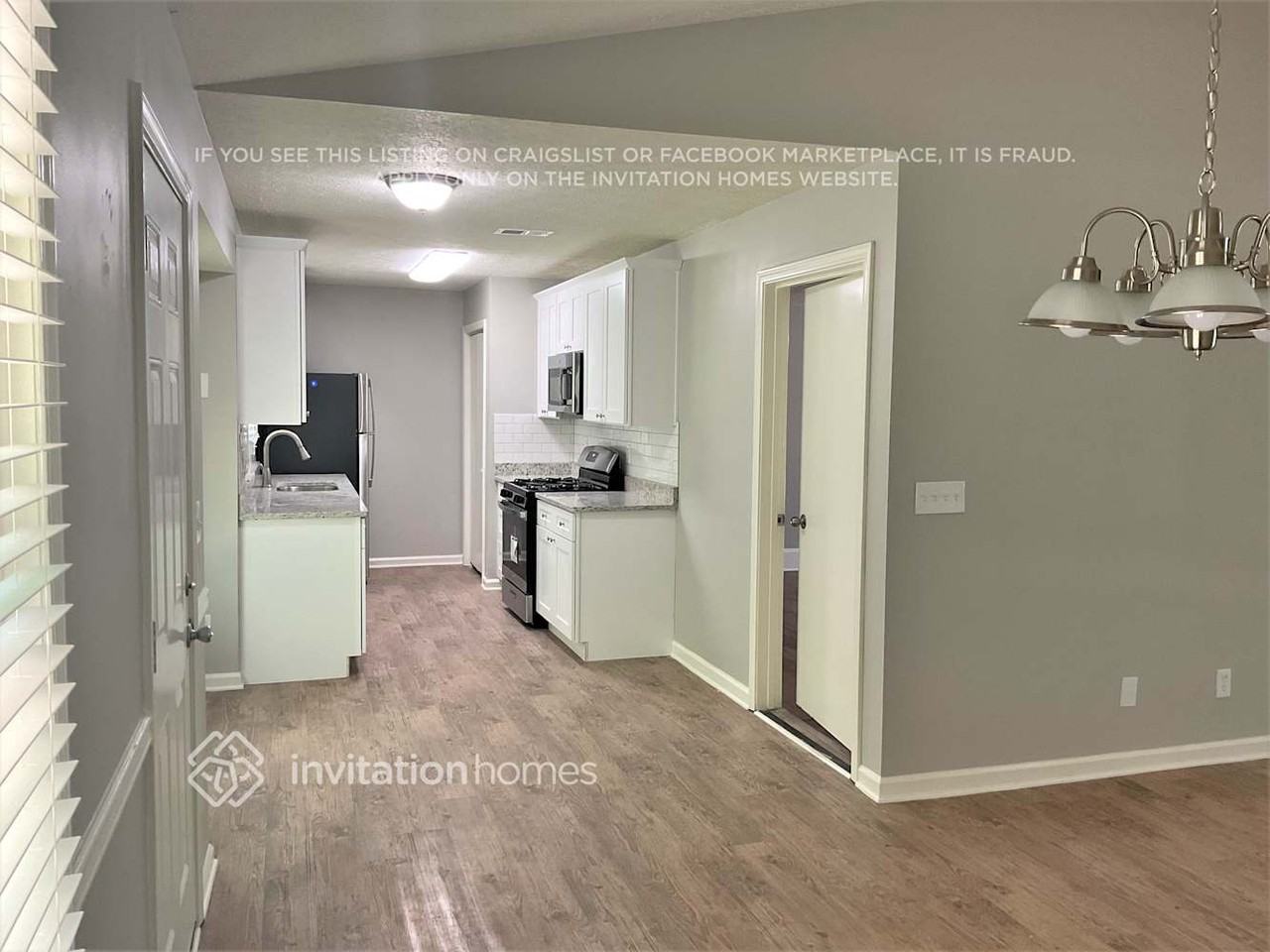 303 Park Sq - Photo 7 of 18