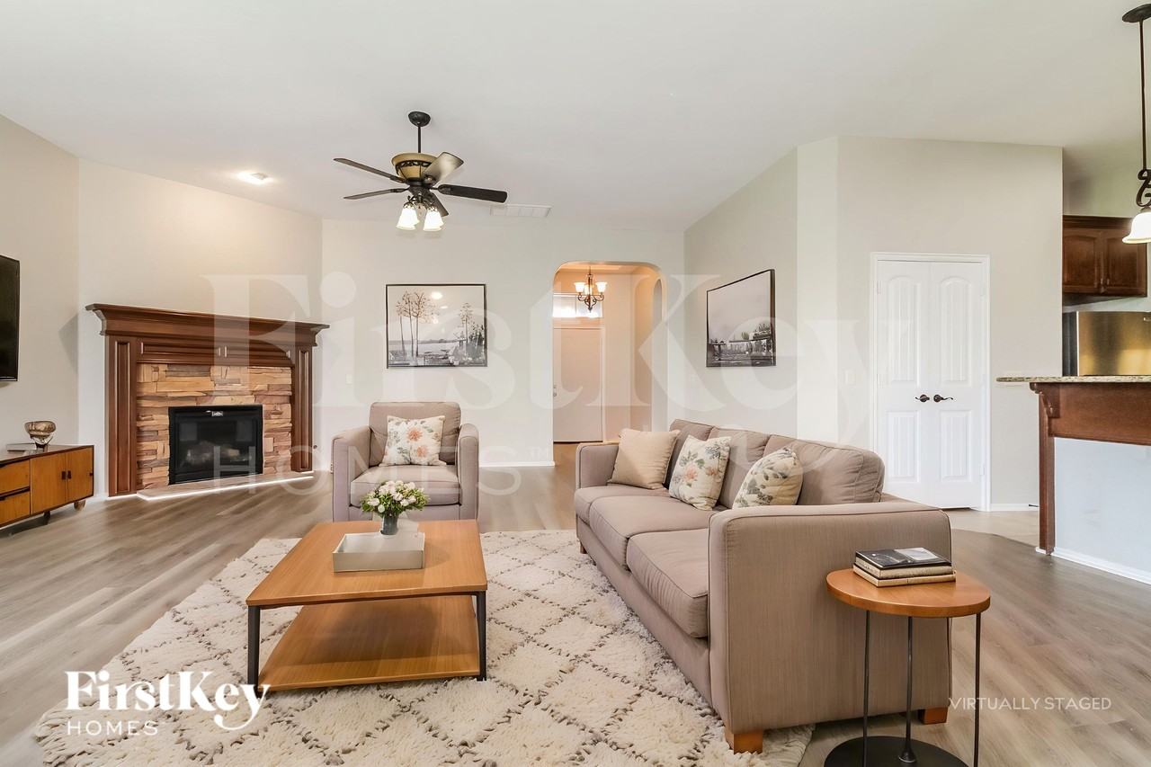 17205 Serrano Dr - Photo 3 of 19