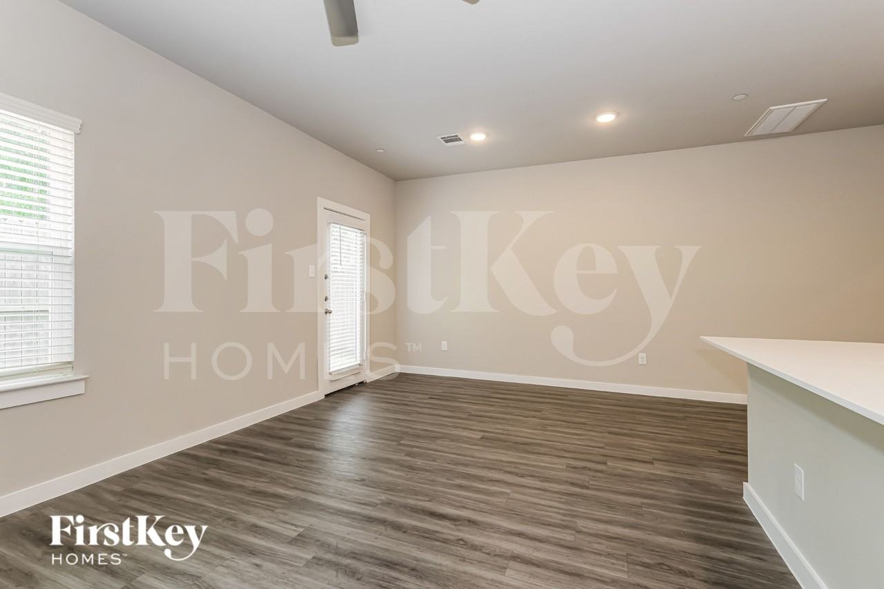 305 N Centro Cir - Photo 3 of 19
