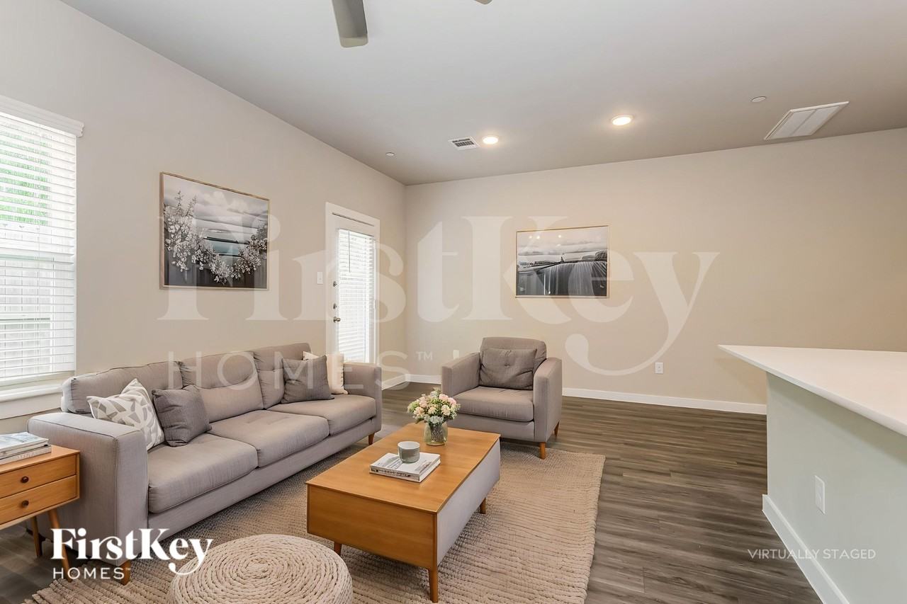 305 N Centro Cir - Photo 4 of 19