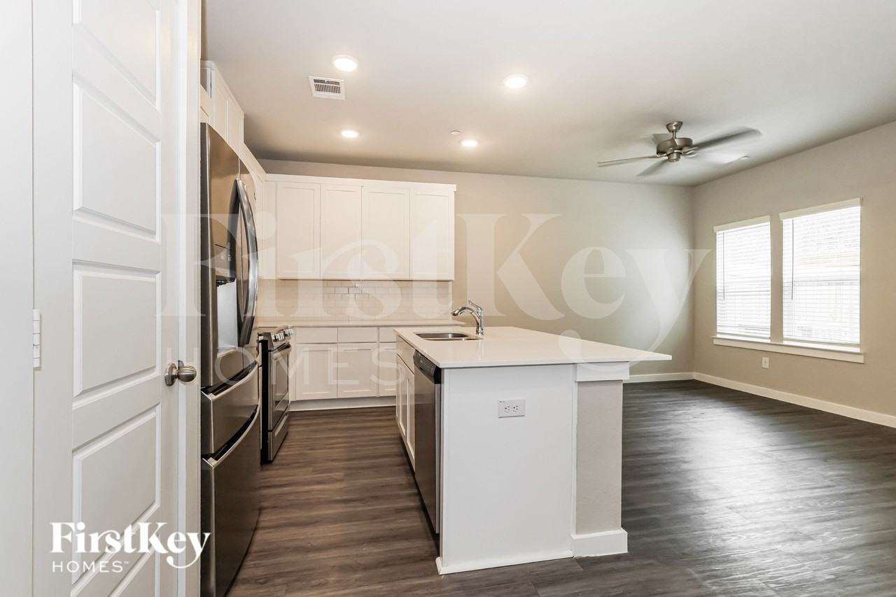 305 N Centro Cir - Photo 7 of 19