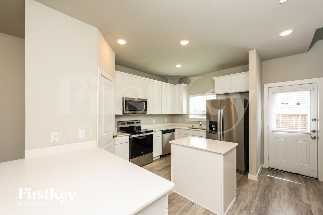 622 Ava Trl - Photo 6 of 19