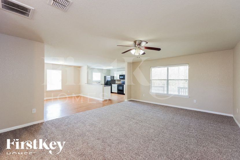 5831 Forest Cyn - Photo 3 of 15