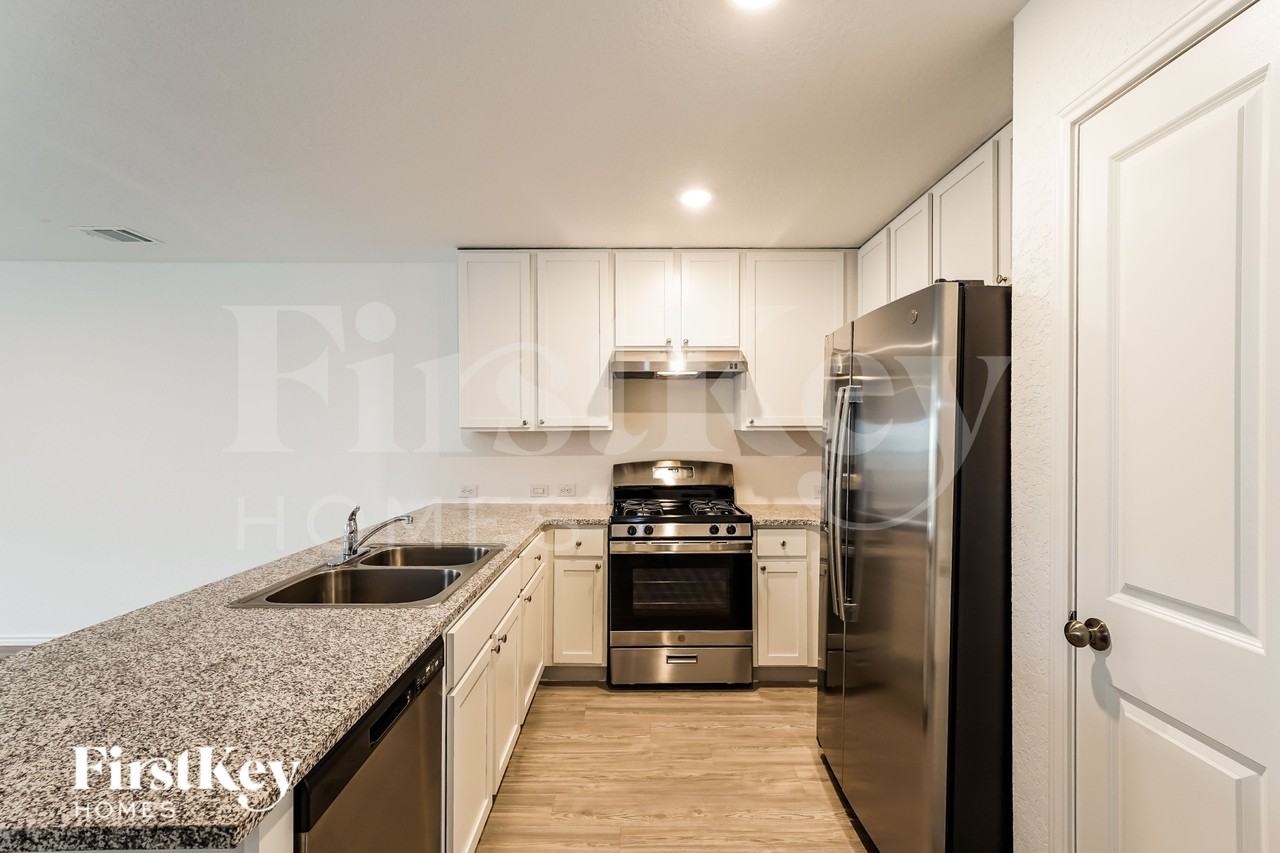 14810 Dillard Ml - Photo 7 of 15