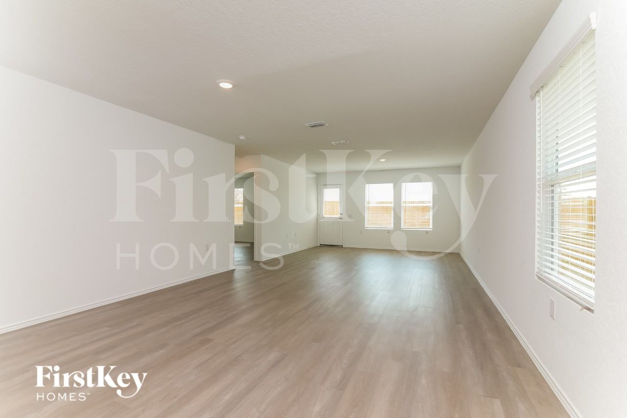 4530 Emma Way - Photo 3 of 15