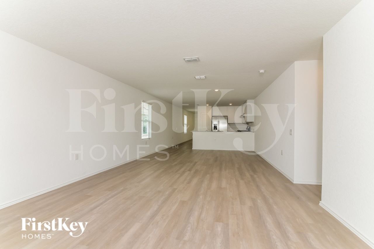 4530 Emma Way - Photo 4 of 15