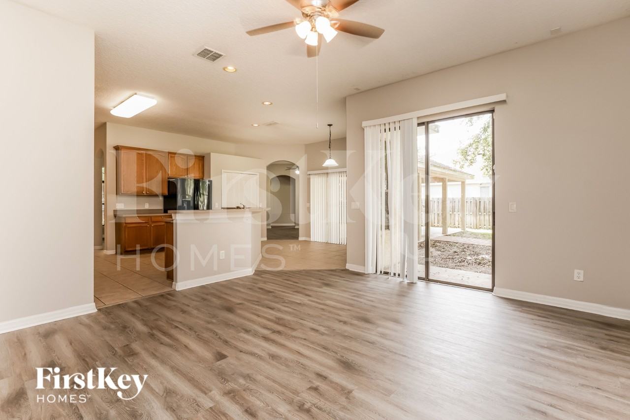 1521 Clapton Dr - Photo 2 of 19