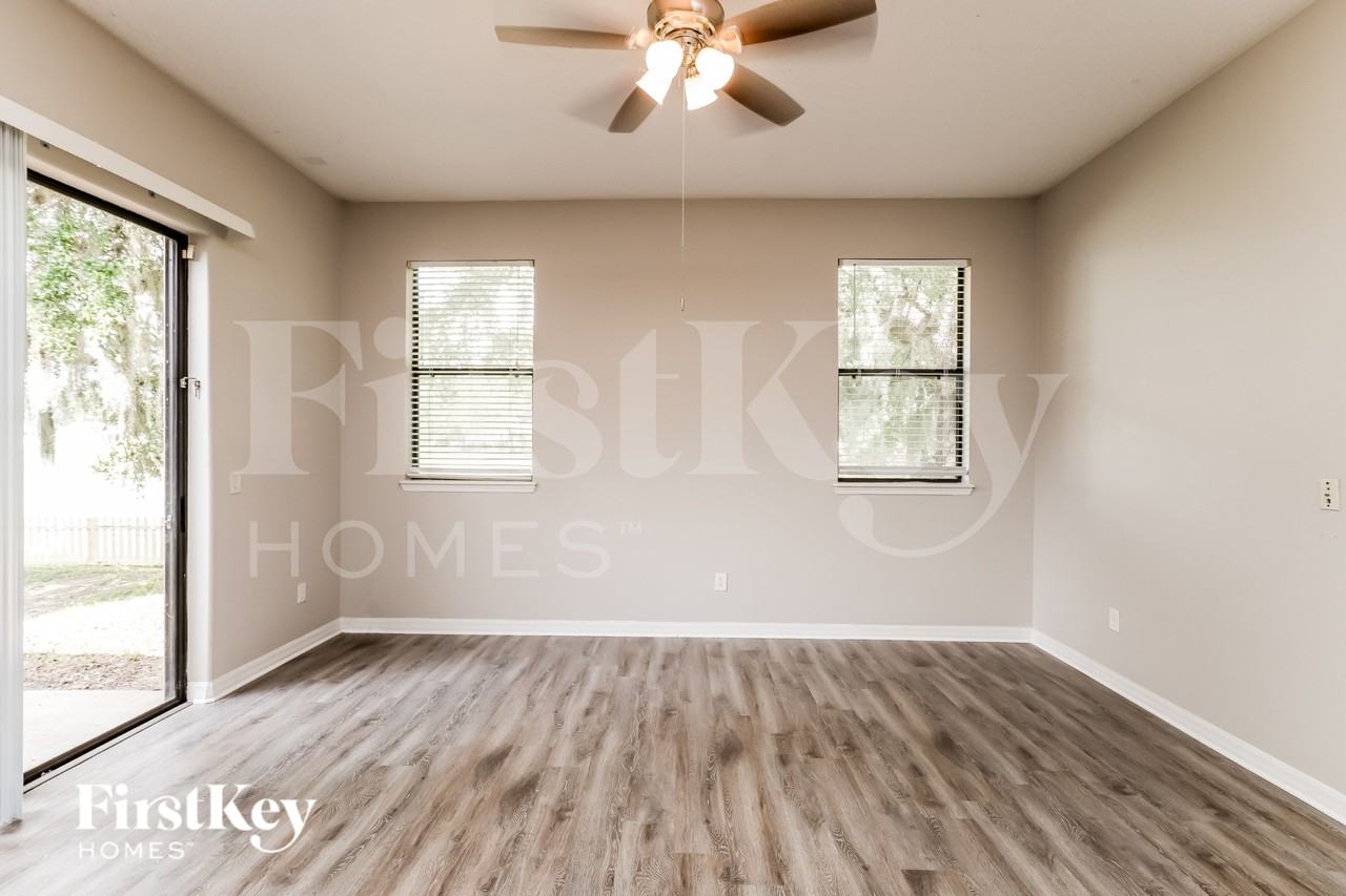 1521 Clapton Dr - Photo 3 of 19