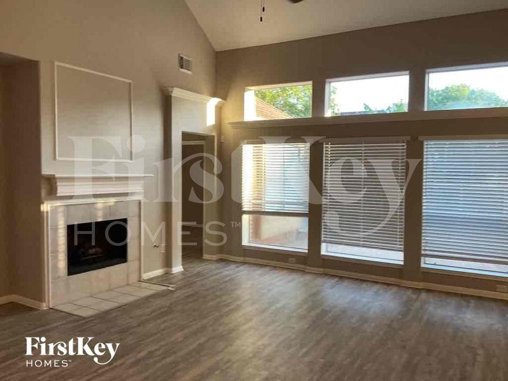 2208 Palm Lagoon Dr - Photo 2 of 12