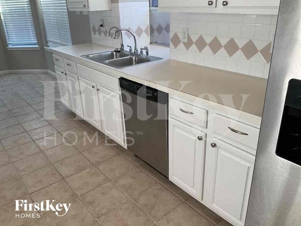 2208 Palm Lagoon Dr - Photo 5 of 12