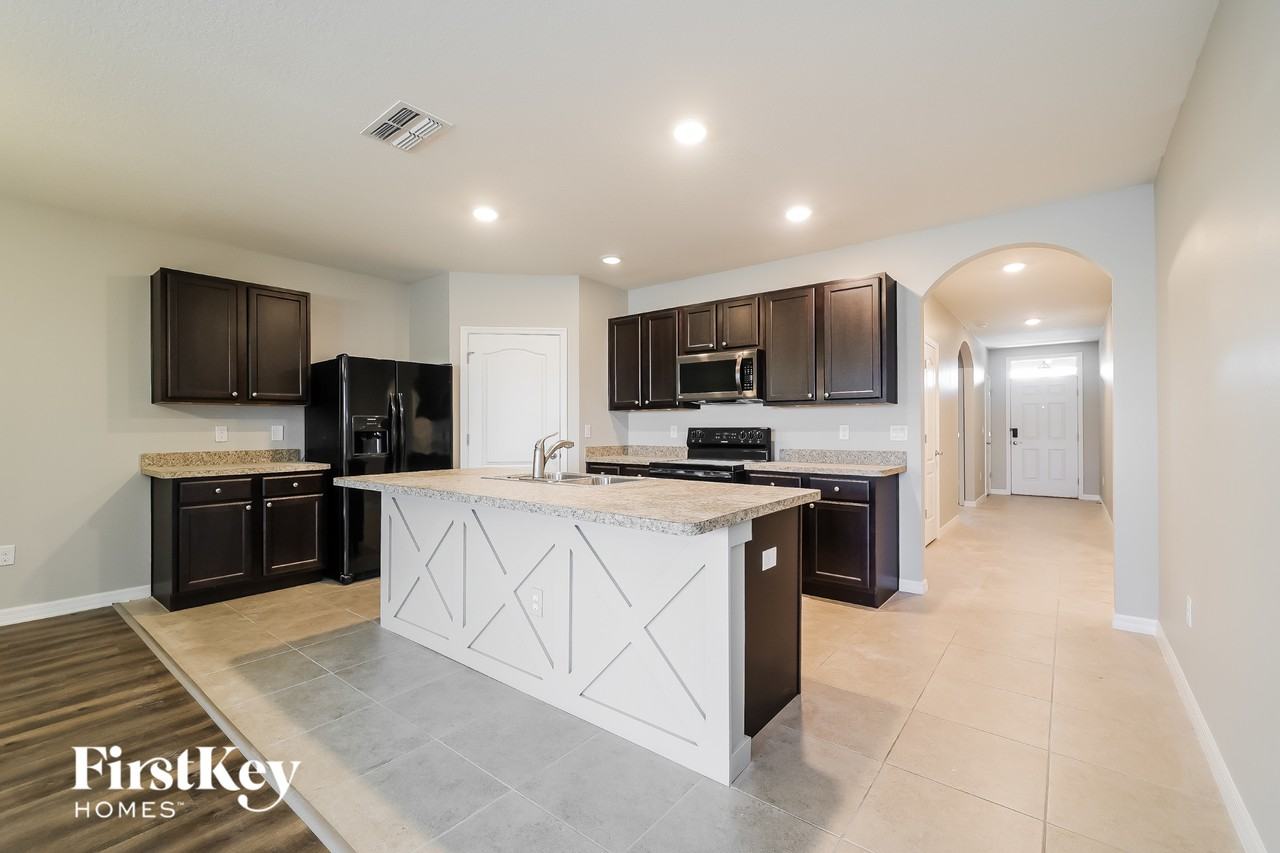 211 Bella Dr - Photo 6 of 15