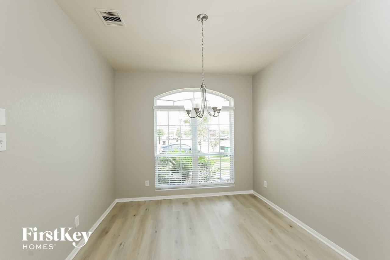 14902 Holland Grove Ct - Photo 4 of 15