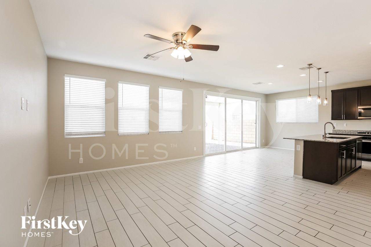 5616 Salt Rock St - Photo 4 of 16