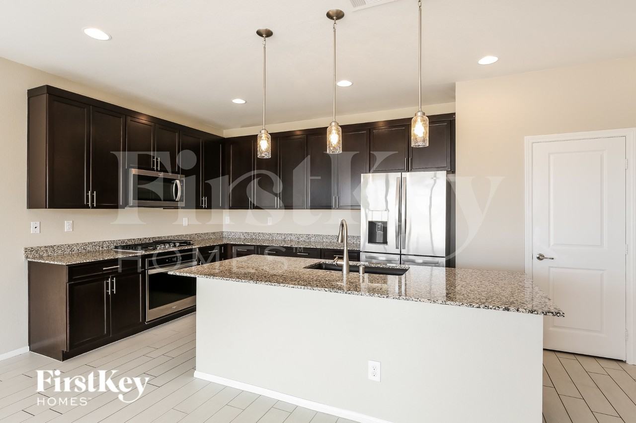 5616 Salt Rock St - Photo 6 of 16