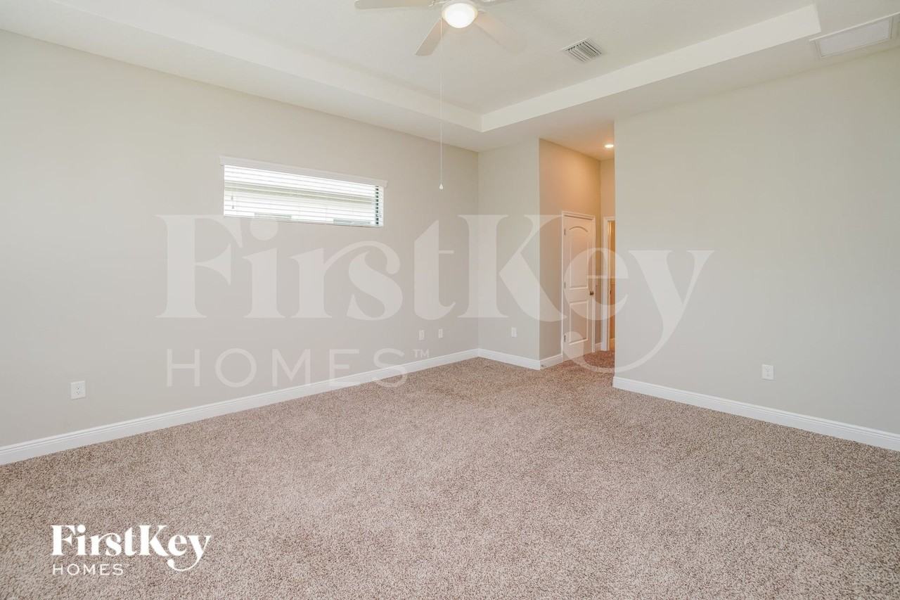 12414 Drakefield Dr - Photo 5 of 16