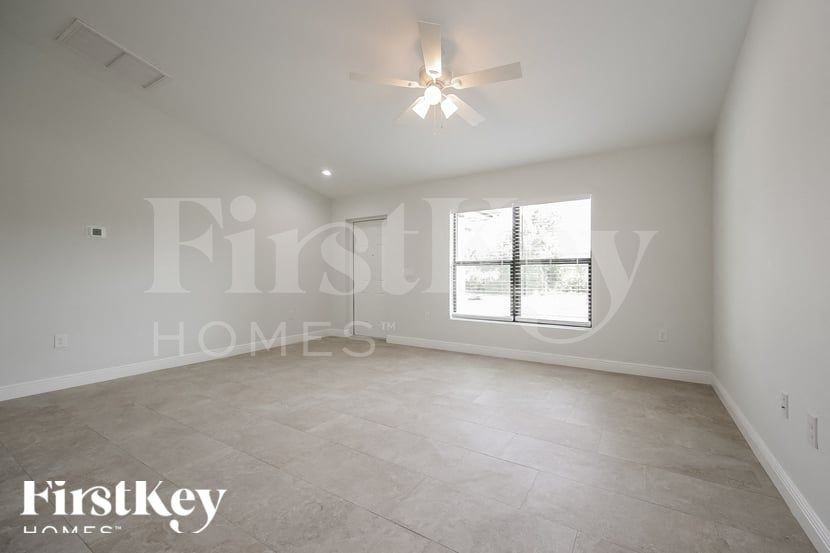 2506 63rd St W - Photo 3 of 15