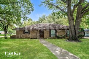 featured image of 222 Creekwood Ct