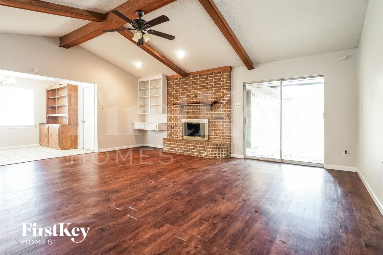 222 Creekwood Ct - Photo 3 of 19