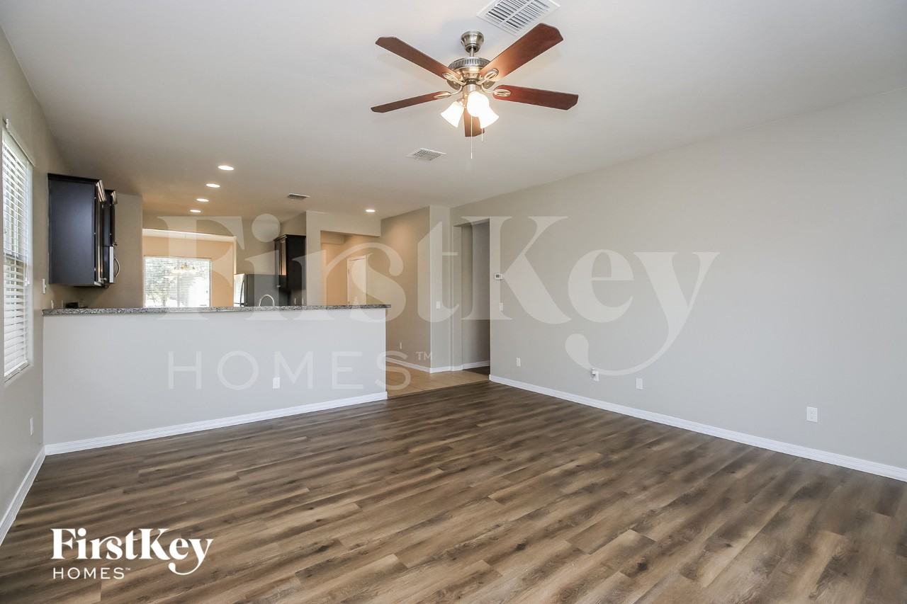 13157 E Tumbleweed Ln - Photo 4 of 15