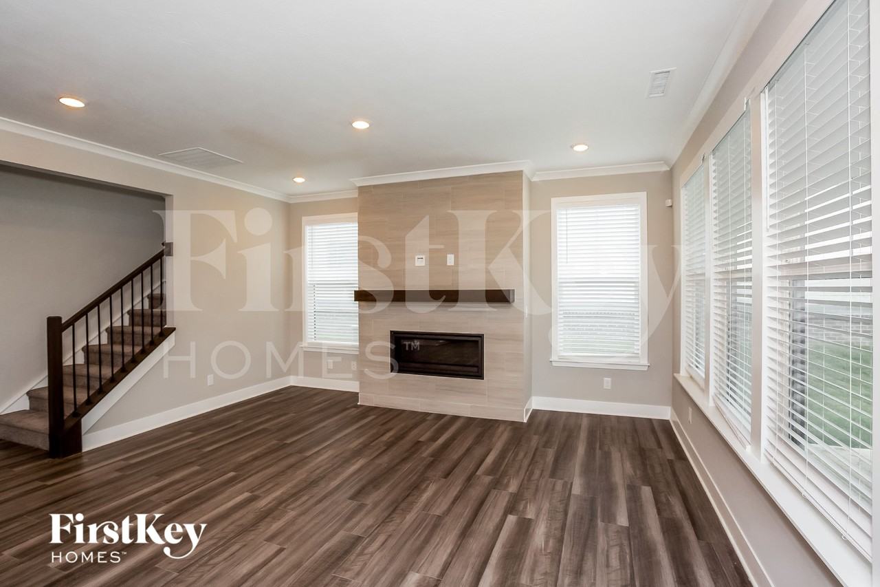 2229 W 171st St - Photo 3 of 15