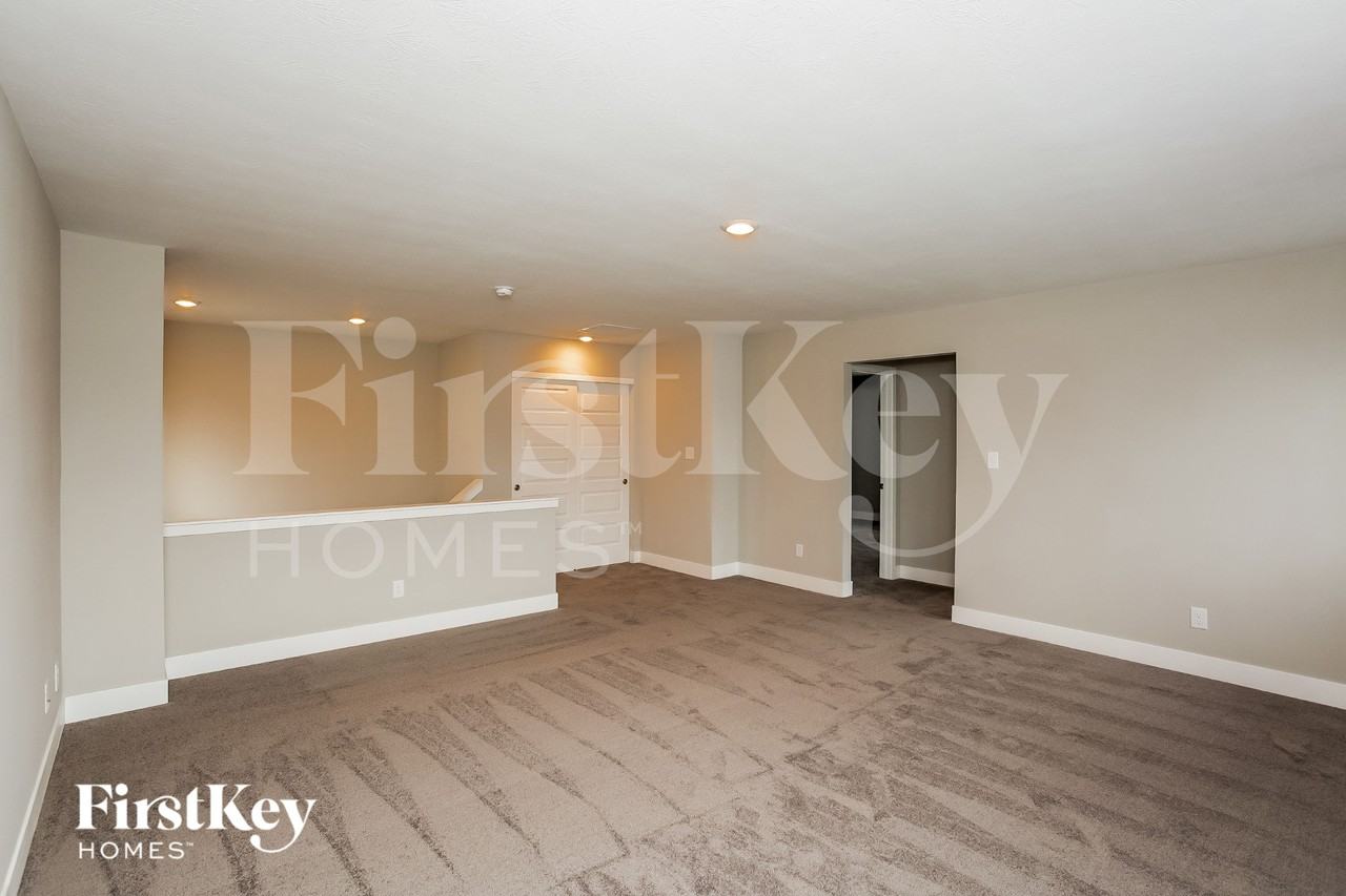 2229 W 171st St - Photo 6 of 15
