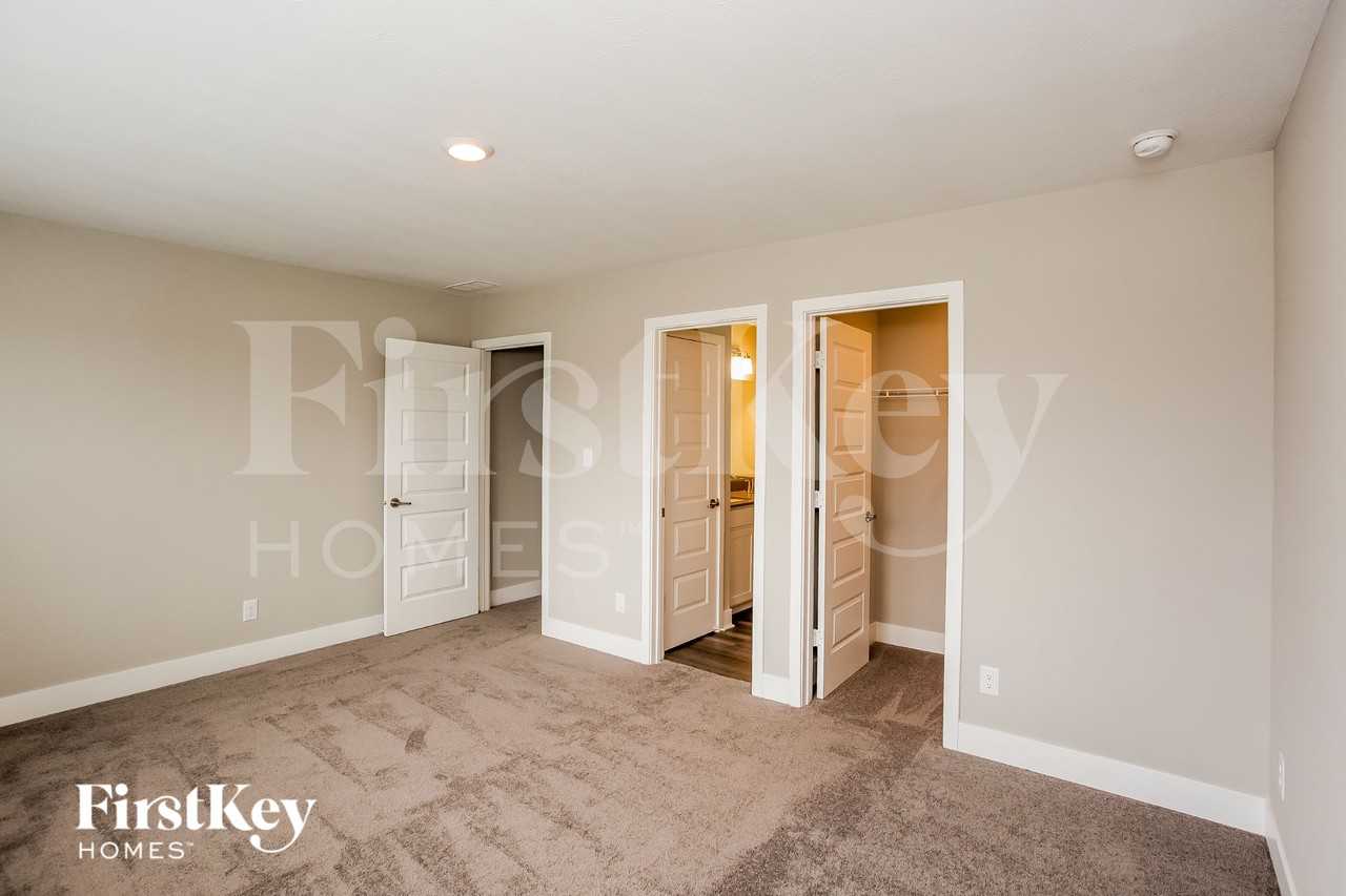2229 W 171st St - Photo 7 of 15