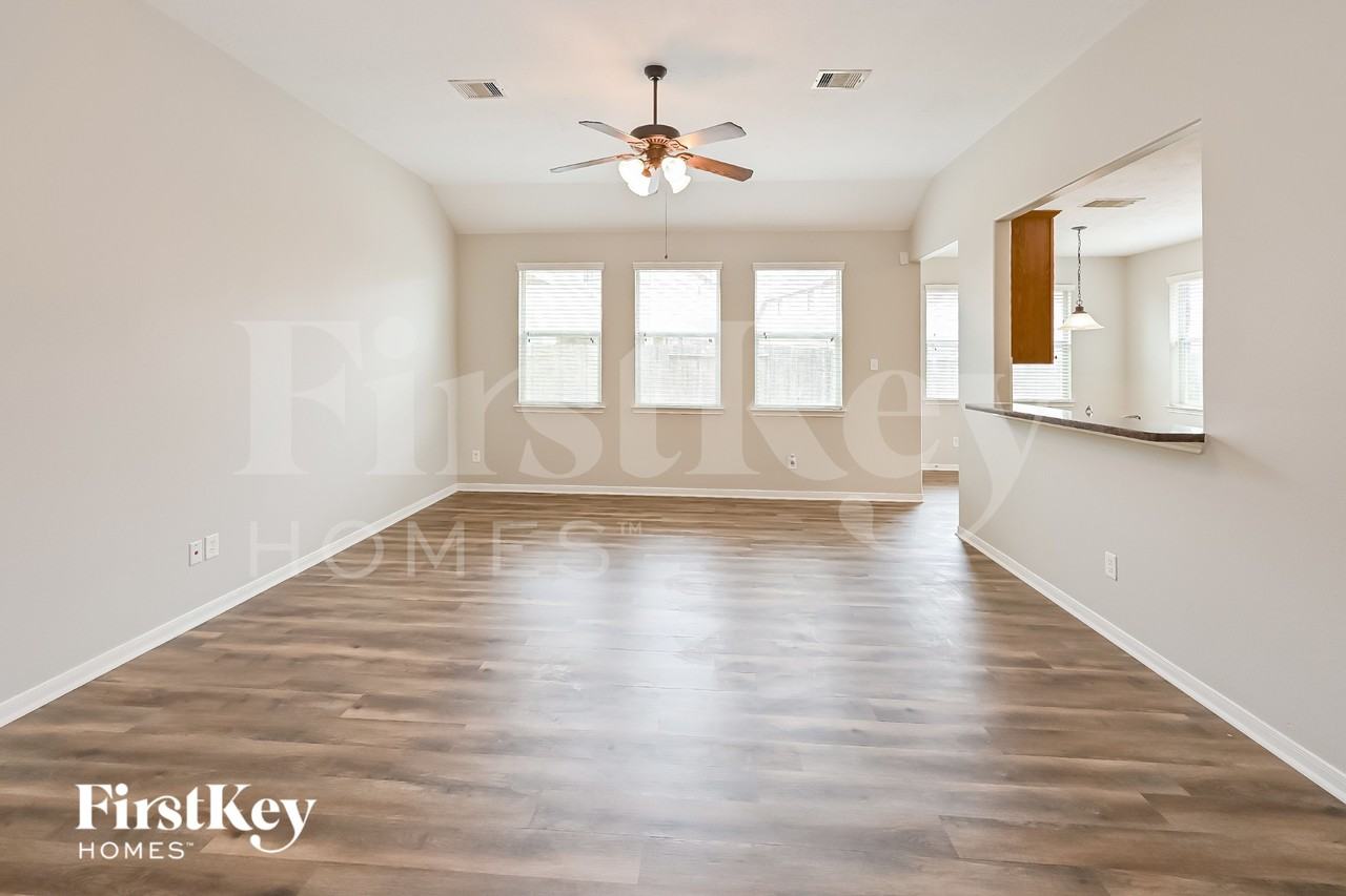 21423 Snow Goose Ct - Photo 2 of 15