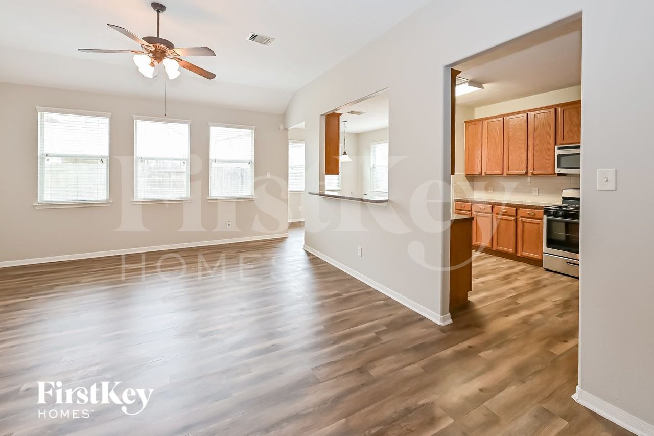 21423 Snow Goose Ct - Photo 3 of 15