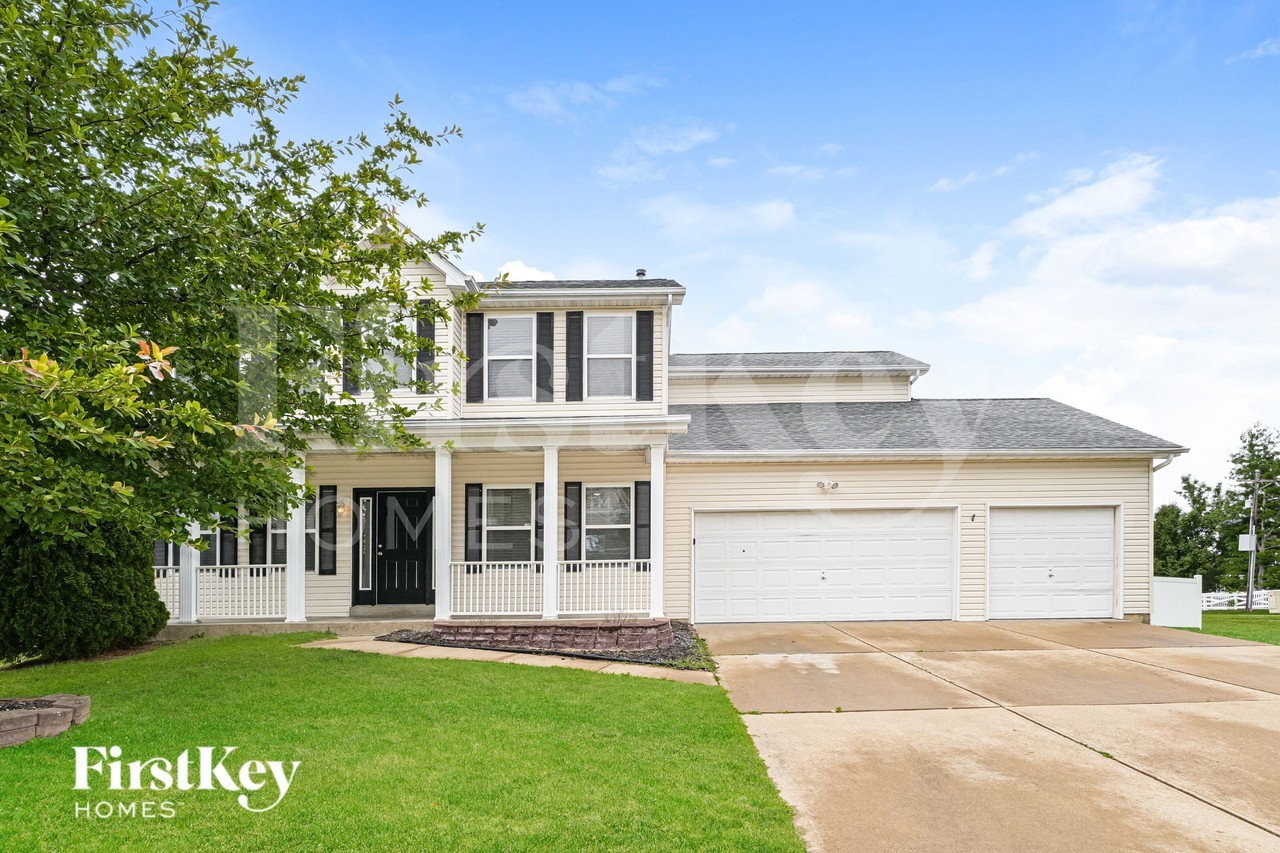 1097 Prince Albert Ct - Photo 2 of 19