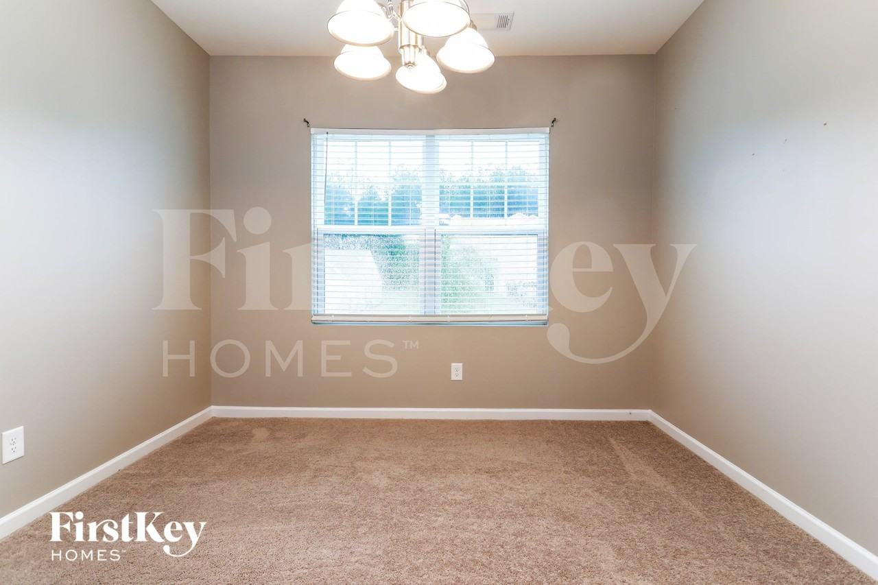 336 Alexander Ln - Photo 4 of 15