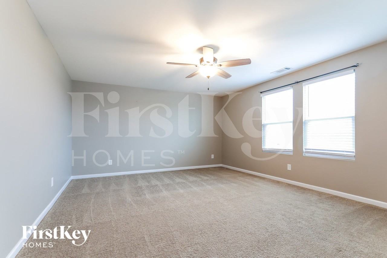 336 Alexander Ln - Photo 6 of 15