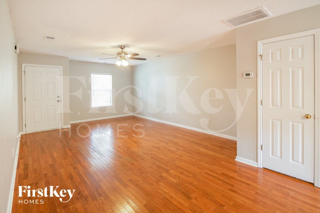 113 Tyron Rd - Photo 4 of 15
